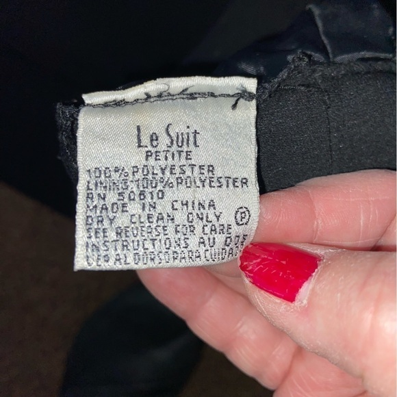 LE Suit trousers in midnight black with front pleats some elastic at the waist. - Picture 3 of 6